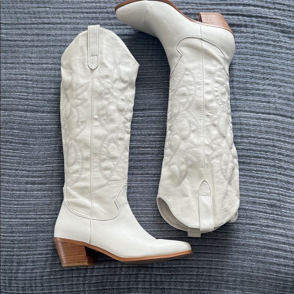 White Cowboy (Cowgirl) Amazon Boots